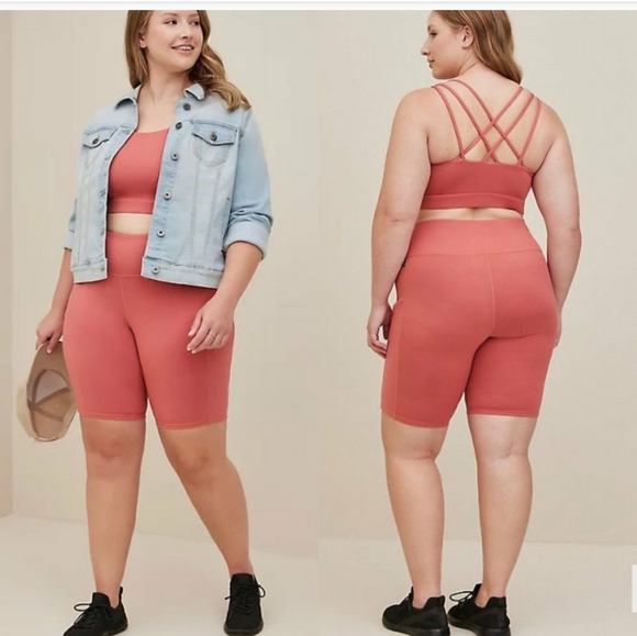 Torrid Happy Camper Dusty Clay Brushed 9 " Inseam Biker Shorts w/ Pockets - Picture 2 of 10